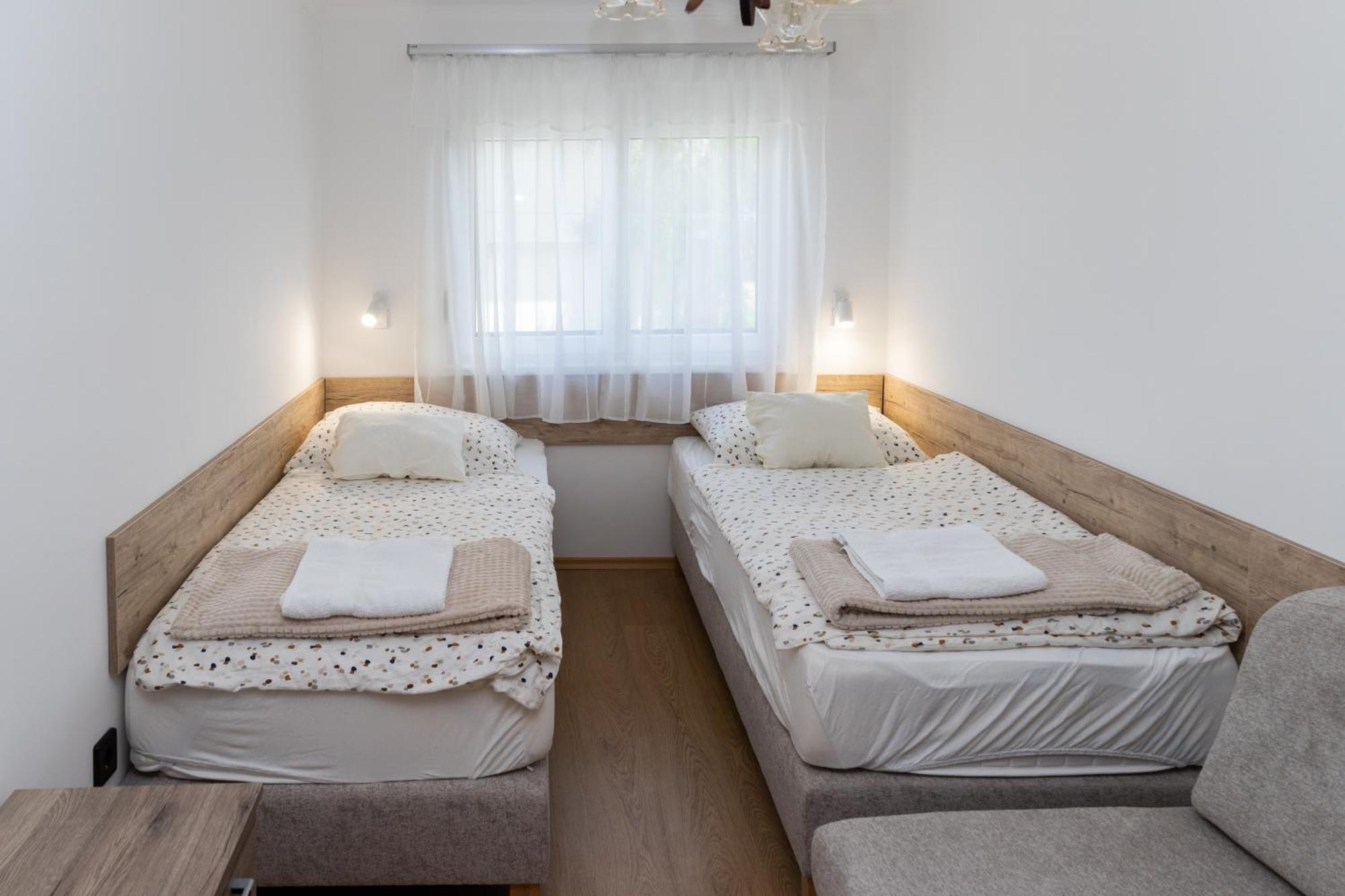 Fausztland Apartments Zamárdi Eksteriør billede